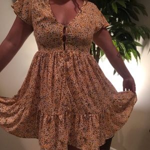 Floral print pleated dress